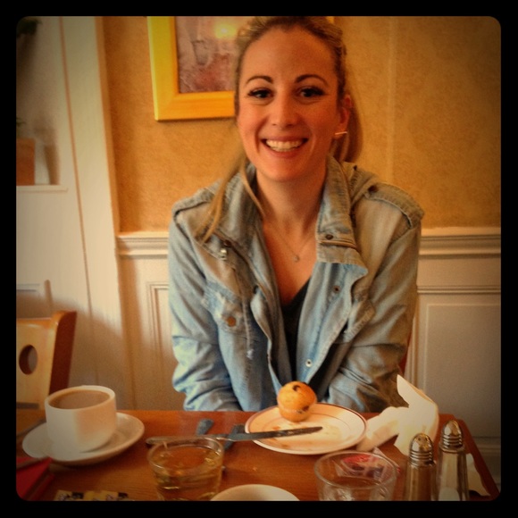 Ashli - Picture 1 of 4